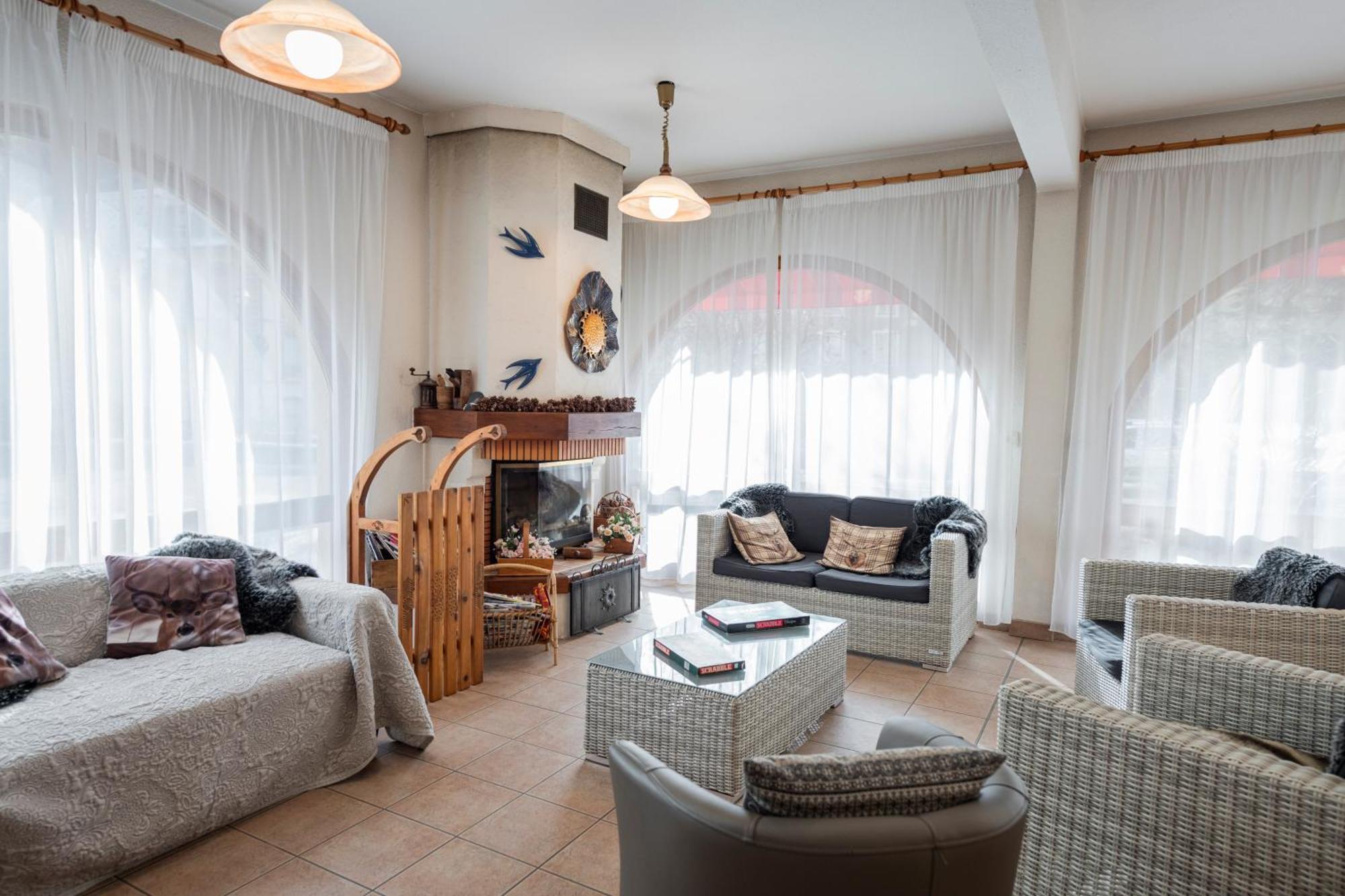 Le Guilazur Otel Château-Ville-Vieille Dış mekan fotoğraf
